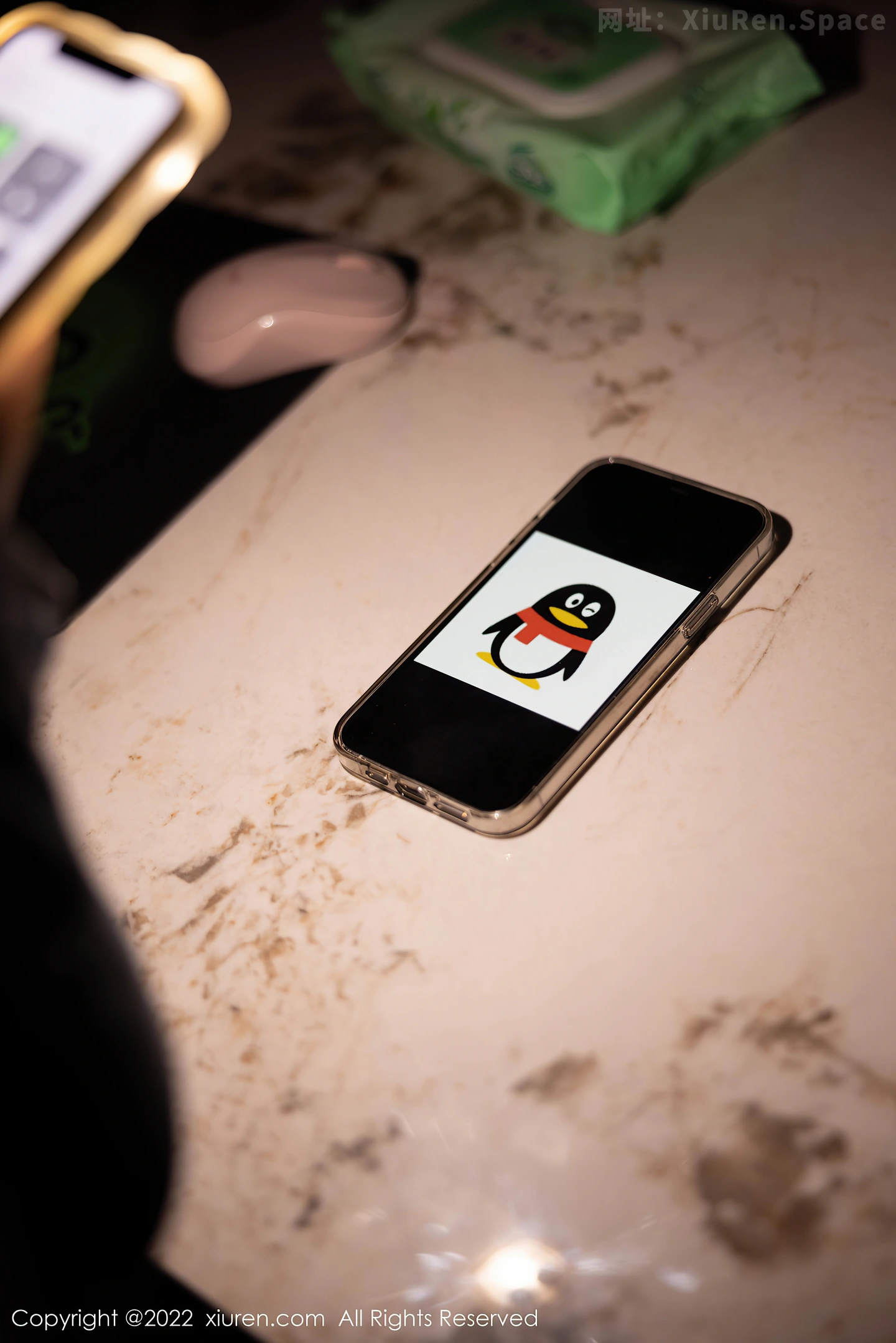 图片[3]-[XiuRen秀人网] VOL.5671 女神绮里嘉ula心愿旅拍性感红色睡裙配超薄黑丝妩媚诱惑写真51P-秀人网官方网站